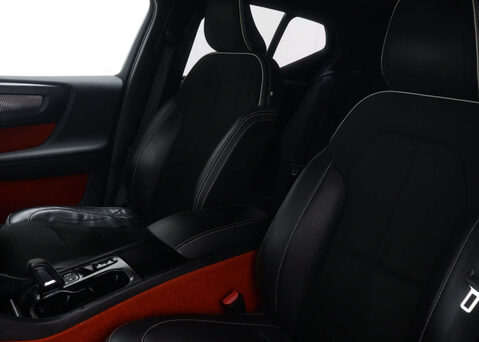 Volvo XC40 1.5 XC40 R-Design T5 Recharge Auto 5dr 39