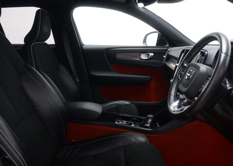 Volvo XC40 1.5 XC40 R-Design T5 Recharge Auto 5dr 34