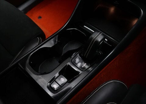 Volvo XC40 1.5 XC40 R-Design T5 Recharge Auto 5dr 27