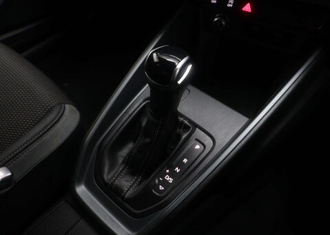 Audi A1 1.0 A1 S Line 25 TFSI S-A 5dr 31