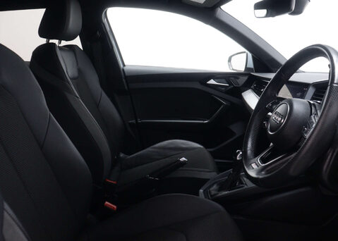 Audi A1 1.0 A1 S Line 25 TFSI S-A 5dr 41