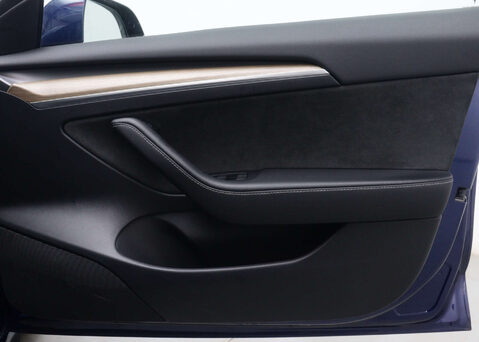 Tesla Model 3 Model 3 Long Range AWD 4WD 4dr 43