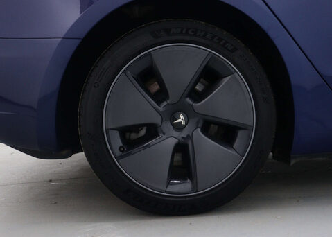 Tesla Model 3 Model 3 Long Range AWD 4WD 4dr 14