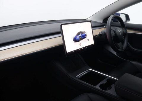 Tesla Model 3 Model 3 Long Range AWD 4WD 4dr 44