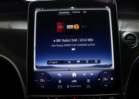 Mercedes-Benz GLC 2.0 GLC 300 AMG Line E 4Matic Auto 4WD 5dr 26