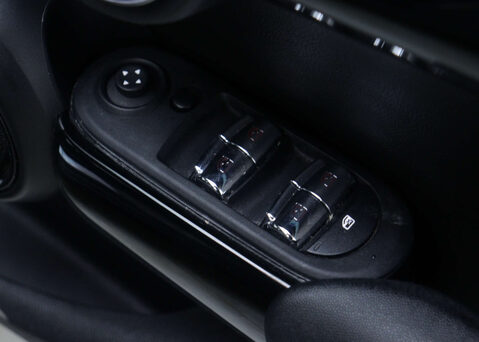 Mini Hatch 1.5 One Classic Auto 5dr 37