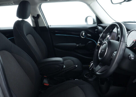 Mini Hatch 1.5 One Classic Auto 5dr 38