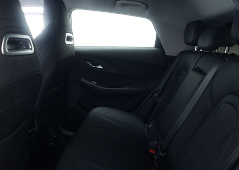 OMODA 5 1.6 5 Noble Auto 5dr 46