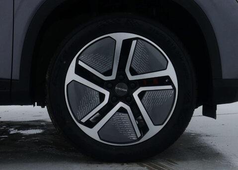 OMODA 5 1.6 5 Noble Auto 5dr 14