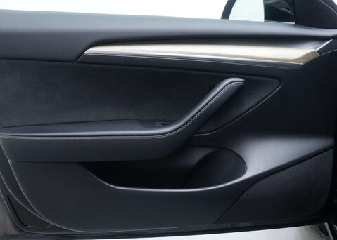 Tesla Model 3 Model 3 Standard Range + 4dr 41