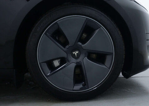 Tesla Model 3 Model 3 Standard Range + 4dr 14