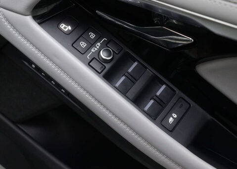 Land Rover Range Rover Evoque 1.5 Range Rover Evoque R-Dynamic HSE P300e Auto 4WD 5dr 45