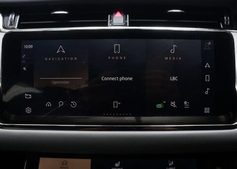 Land Rover Range Rover Evoque 1.5 Range Rover Evoque R-Dynamic HSE P300e Auto 4WD 5dr 32