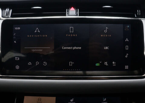 Land Rover Range Rover Evoque 1.5 Range Rover Evoque R-Dynamic HSE P300e Auto 4WD 5dr 32