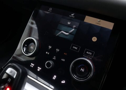 Land Rover Range Rover Evoque 1.5 Range Rover Evoque R-Dynamic HSE P300e Auto 4WD 5dr 35