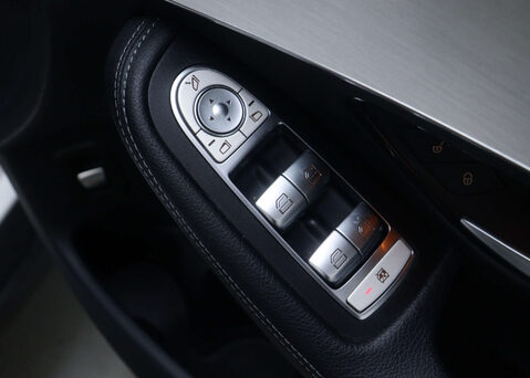 Mercedes-Benz GLC 2.0 GLC 300 AMG Line 4Matic Auto 4WD 5dr 41