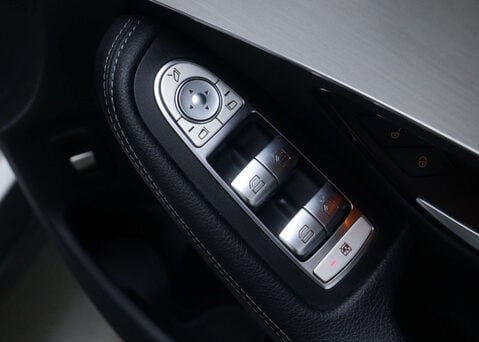 Mercedes-Benz GLC 2.0 GLC 300 AMG Line 4Matic Auto 4WD 5dr 41