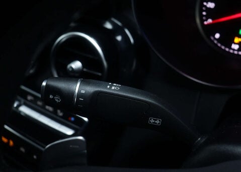 Mercedes-Benz GLC 2.0 GLC 300 AMG Line 4Matic Auto 4WD 5dr 37