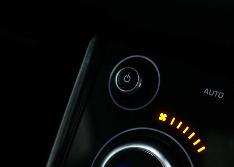 Land Rover Range Rover Evoque 1.5 Range Rover Evoque S P300e Auto 4WD 5dr 28