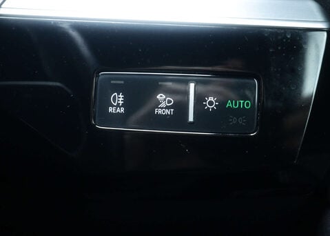 Audi E-Tron e-tron Black Edition 55 Quattro 4WD 5dr 44