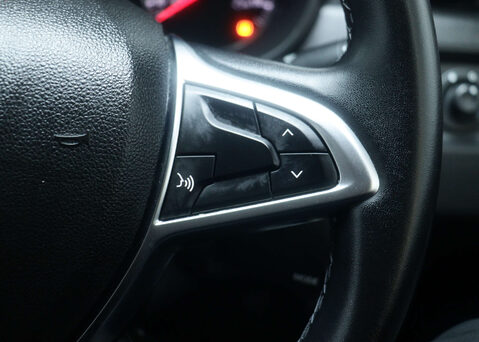 Dacia Duster 1.3 Duster Comfort TCe 4x2 Auto 5dr 32