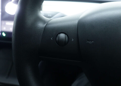 Tesla Model 3 Model 3 Long Range AWD 4WD 4dr 32