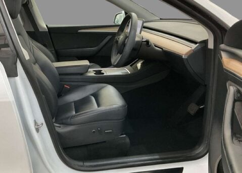 Tesla Model Y Model Y Long Range AWD 4WD 5dr 11