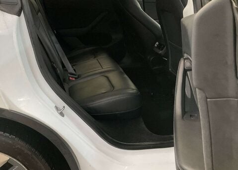 Tesla Model Y Model Y Long Range AWD 4WD 5dr 10