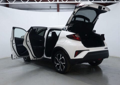 Toyota C-HR 1.8 C-HR Design HEV CVT 5dr 52