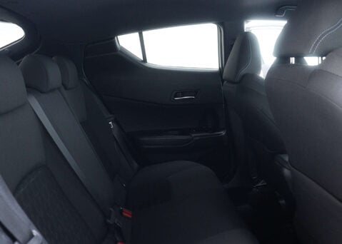 Toyota C-HR 1.8 C-HR Design HEV CVT 5dr 46