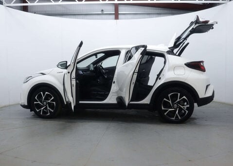 Toyota C-HR 1.8 C-HR Design HEV CVT 5dr 51
