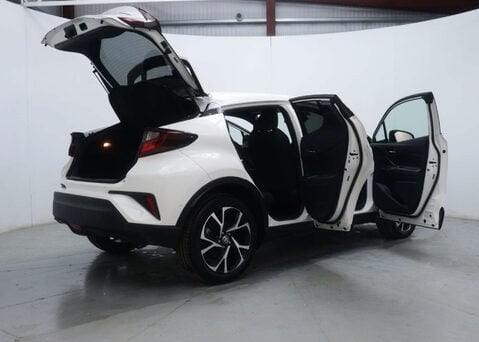 Toyota C-HR 1.8 C-HR Design HEV CVT 5dr 54