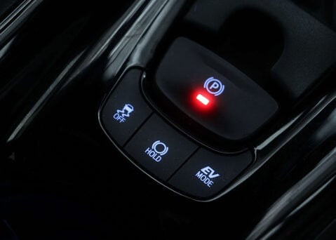 Toyota C-HR 1.8 C-HR Design HEV CVT 5dr 27