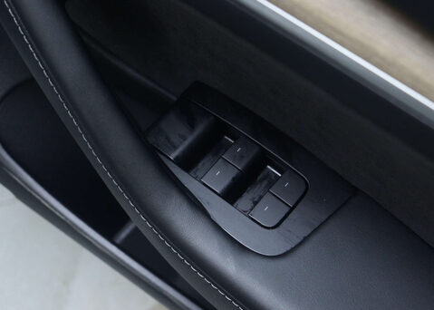 Tesla Model 3 Model 3 Standard Range + 4dr 32