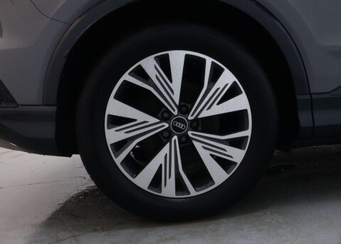 Audi Q4 Q4 e-tron Sport 40 5dr 14