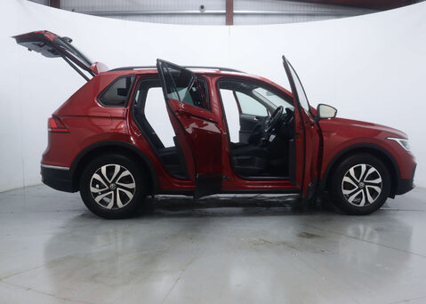 Volkswagen Tiguan 1.5 Tiguan Active TSi Semi-Auto 5dr 58