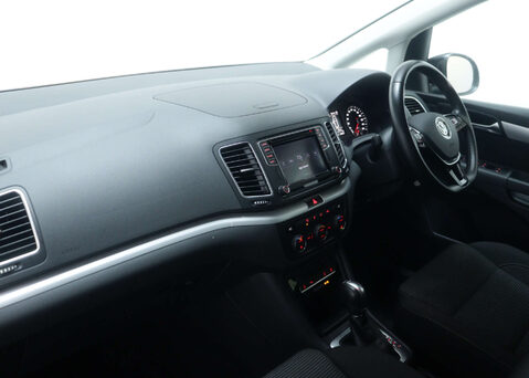 Volkswagen Sharan 1.4 Sharan SE Nav TSi Semi-Auto 5dr 43
