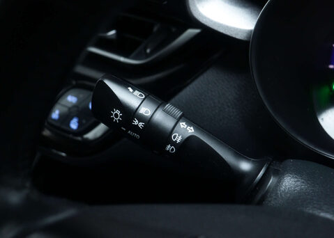 Toyota C-HR 1.8 C-HR Icon HEV CVT 5dr 33