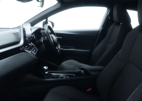 Toyota C-HR 1.8 C-HR Icon HEV CVT 5dr 39