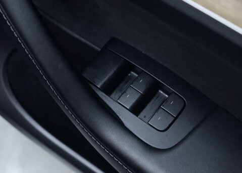 Tesla Model Y Model Y Long Range AWD 4WD 5dr 35