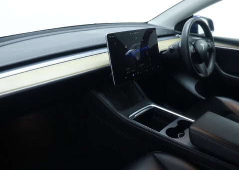 Tesla Model Y Model Y Long Range AWD 4WD 5dr 41