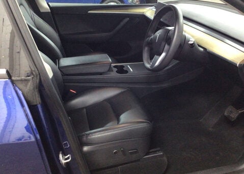 Tesla Model Y Model Y Long Range AWD 4WD 5dr 11