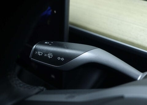 Tesla Model Y Model Y Long Range AWD 4WD 5dr 33