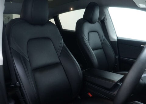 Tesla Model Y Model Y Long Range AWD 4WD 5dr 39