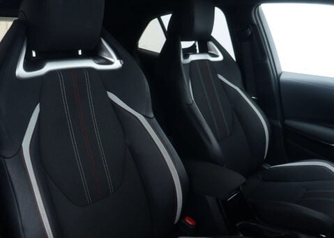 Toyota Corolla 1.8 Corolla GR Sport HEV CVT 5dr 41