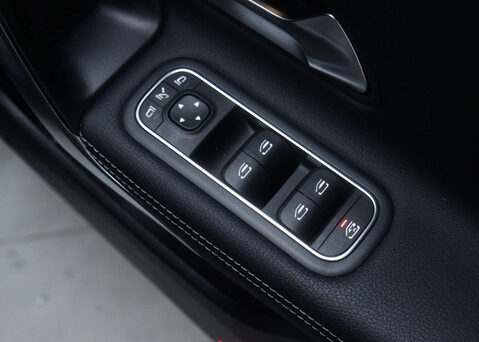 Mercedes-Benz CLA Class 1.3 CLA 200 AMG Line Executive A 4dr 43