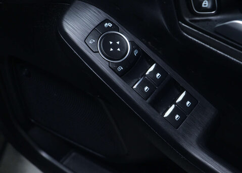 Ford Kuga 2.0 Kuga Titanium EcoBlue 4x4 Auto 4WD 5dr 40