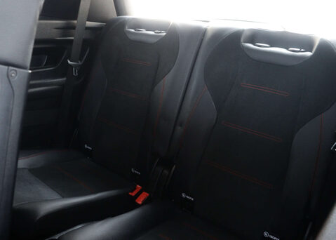 Mercedes-Benz GLB 2.0 GLB 220 AMG Line Premium D 4Matic Auto 4WD 5dr 53