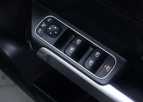 Mercedes-Benz GLB 2.0 GLB 220 AMG Line Premium D 4Matic Auto 4WD 5dr 43