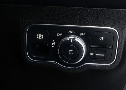 Mercedes-Benz GLB 1.3 GLB 200 AMG Line Auto 5dr 40